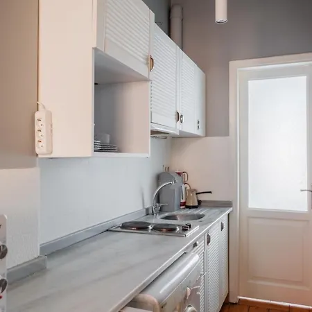 Rustic Stone Flat 5 Min To Taksim Square شقة
